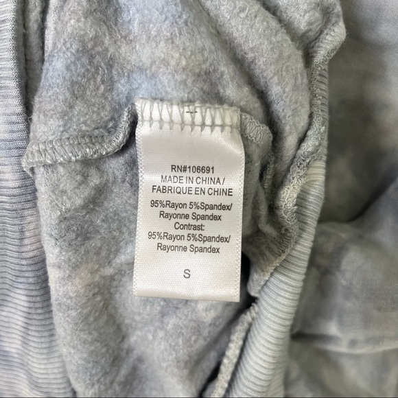 Young Fabulous & Broke Tie Dye Dolman Sleeve Rayon Top Gray White Size Small - Picture 7 of 8